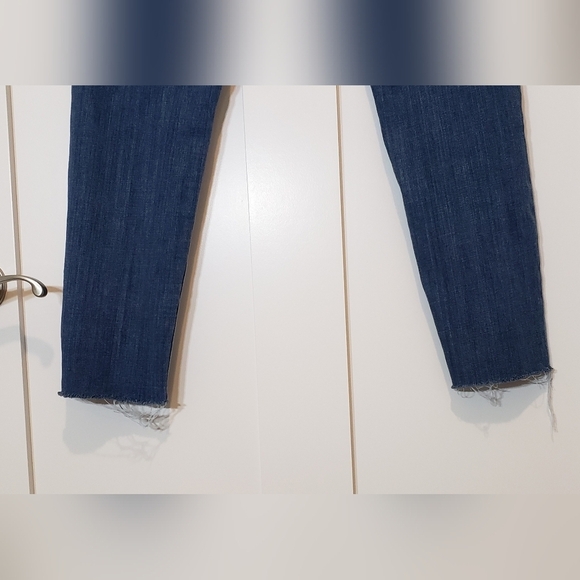 Two by Vince Camuto Jeans Size 14 Stretch Hi Rise Frayed Hem Fading Whiskering - Picture 7 of 13